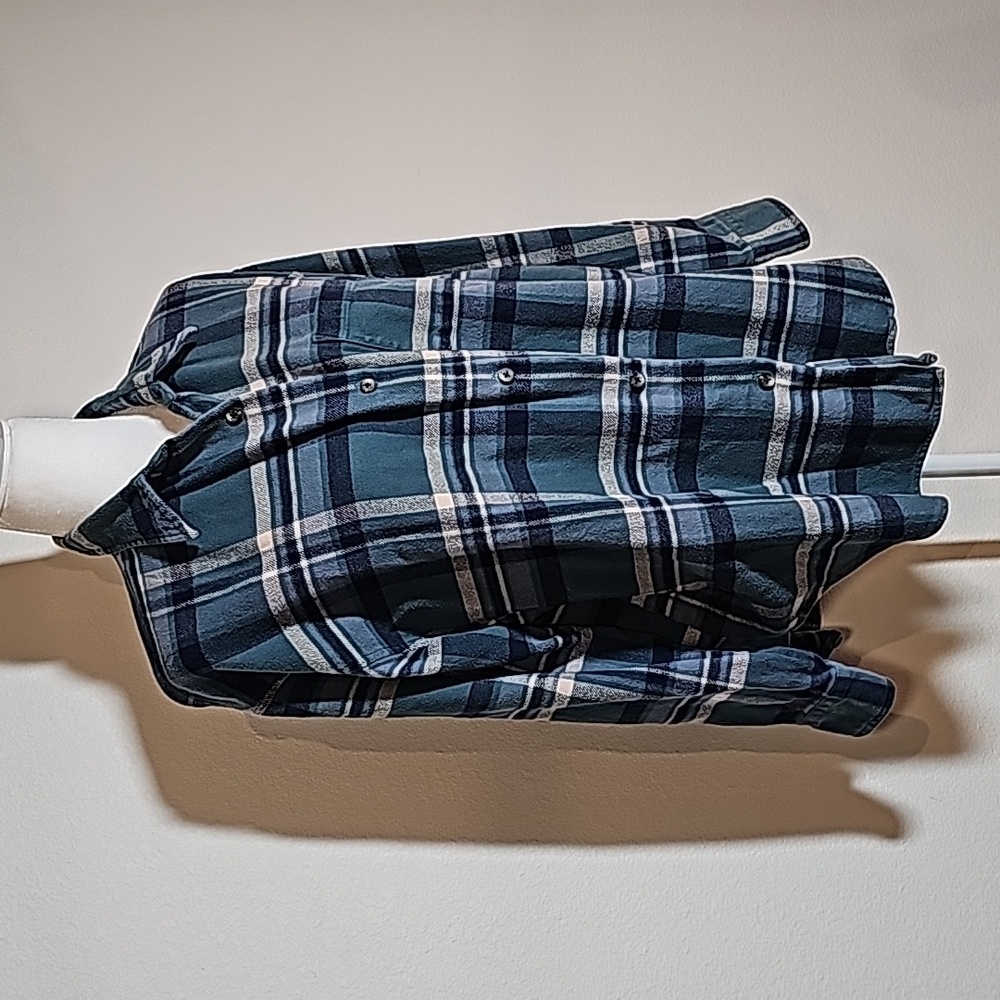 Eddie Bauer Flannel Shirt Button Down Plaid Longsleeve Pocket Boyfriend Fit L - Picture 2 of 11